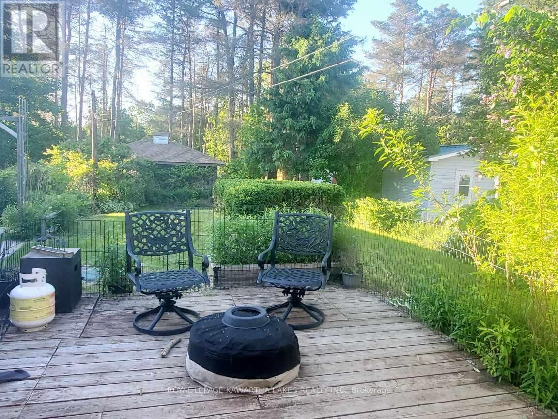 85 THOMAS DRIVE Image 24