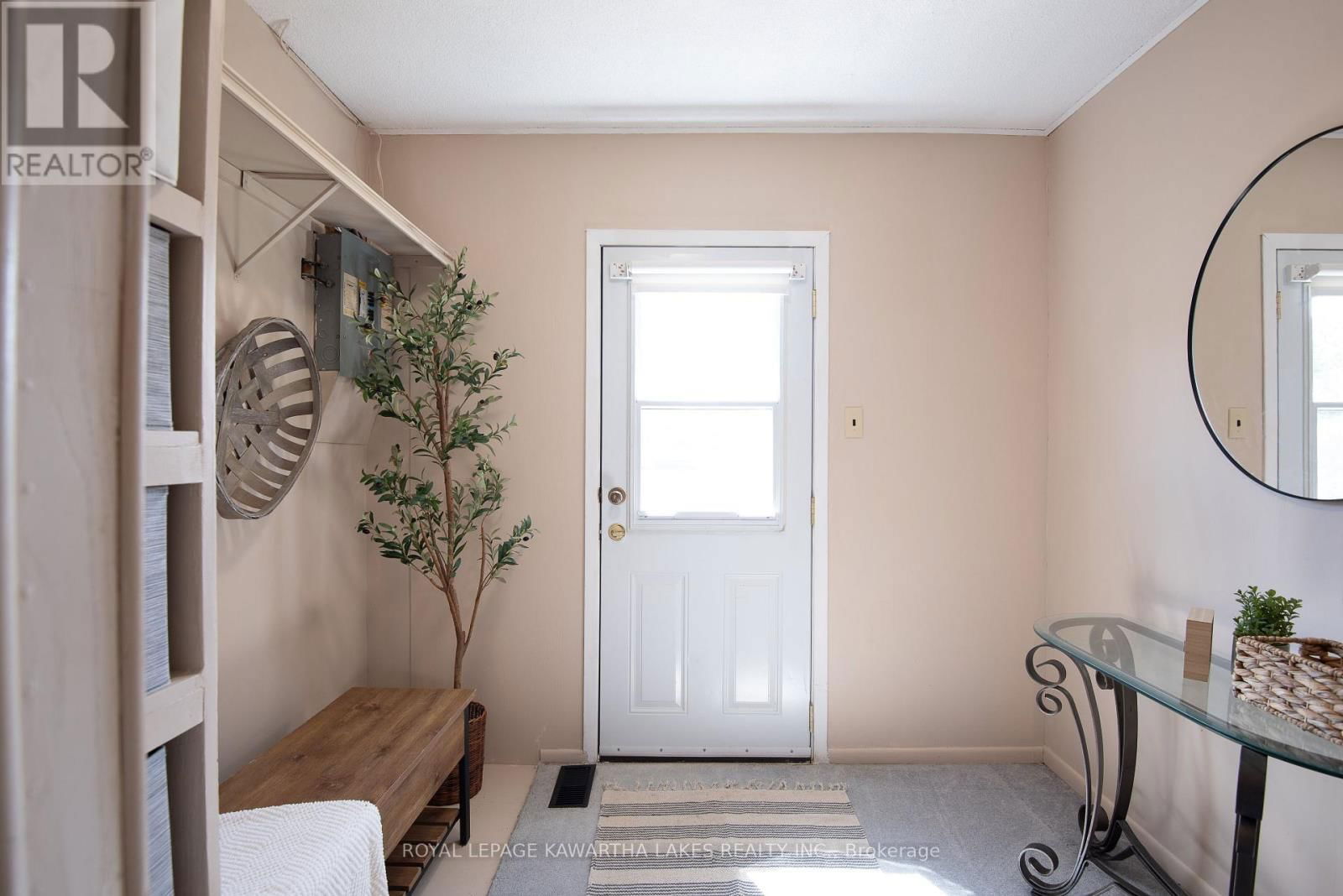 85 THOMAS DRIVE Image 6