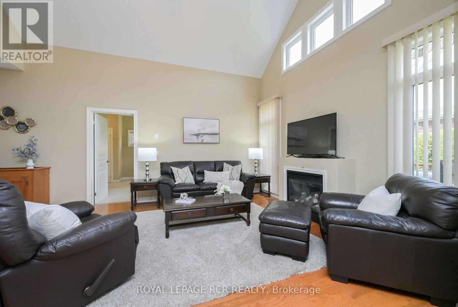 155 - 200 KINGFISHER DRIVE Image 8