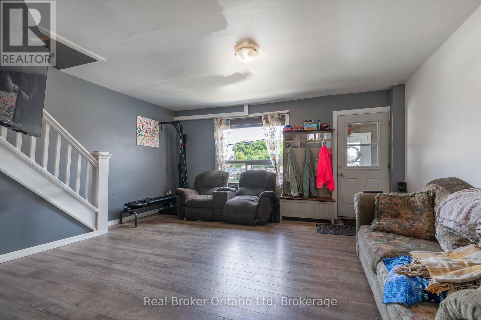 293 11TH STREET EAST Image 8