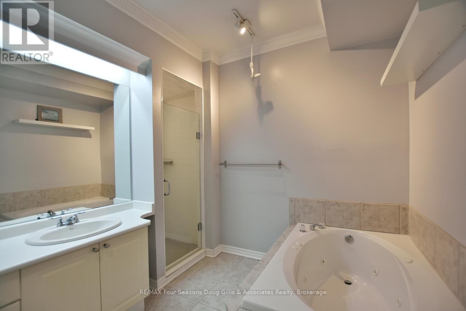 13 - 110 KELLIES WAY Image 18