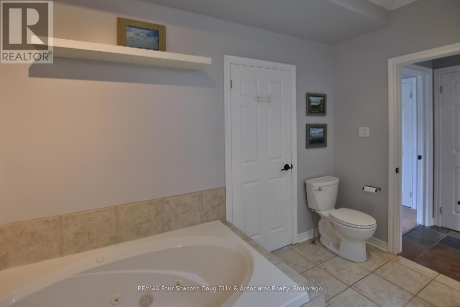 13 - 110 KELLIES WAY Image 19