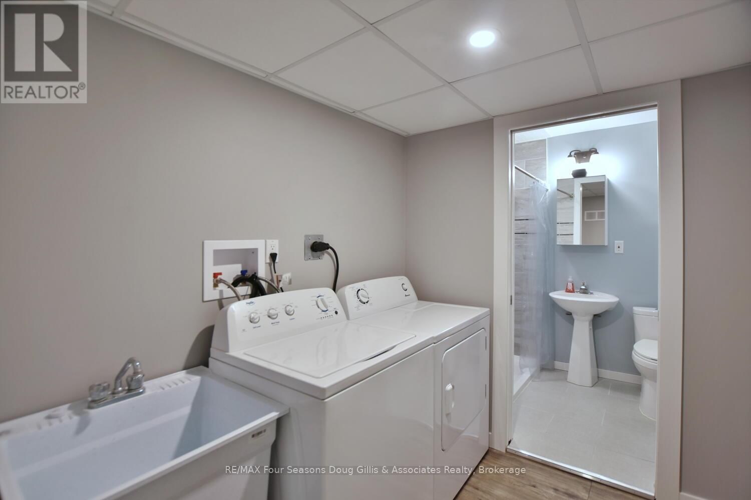 13 - 110 KELLIES WAY Image 42