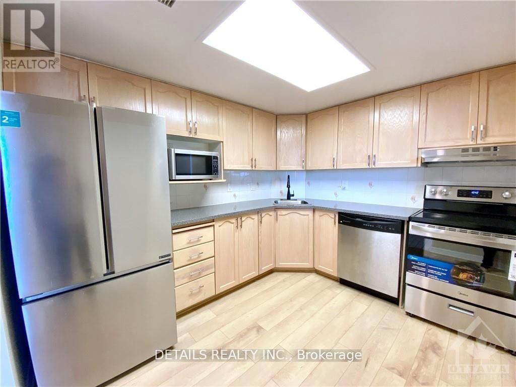 709 - 100 GRANT CARMAN DRIVE WEST Image 14