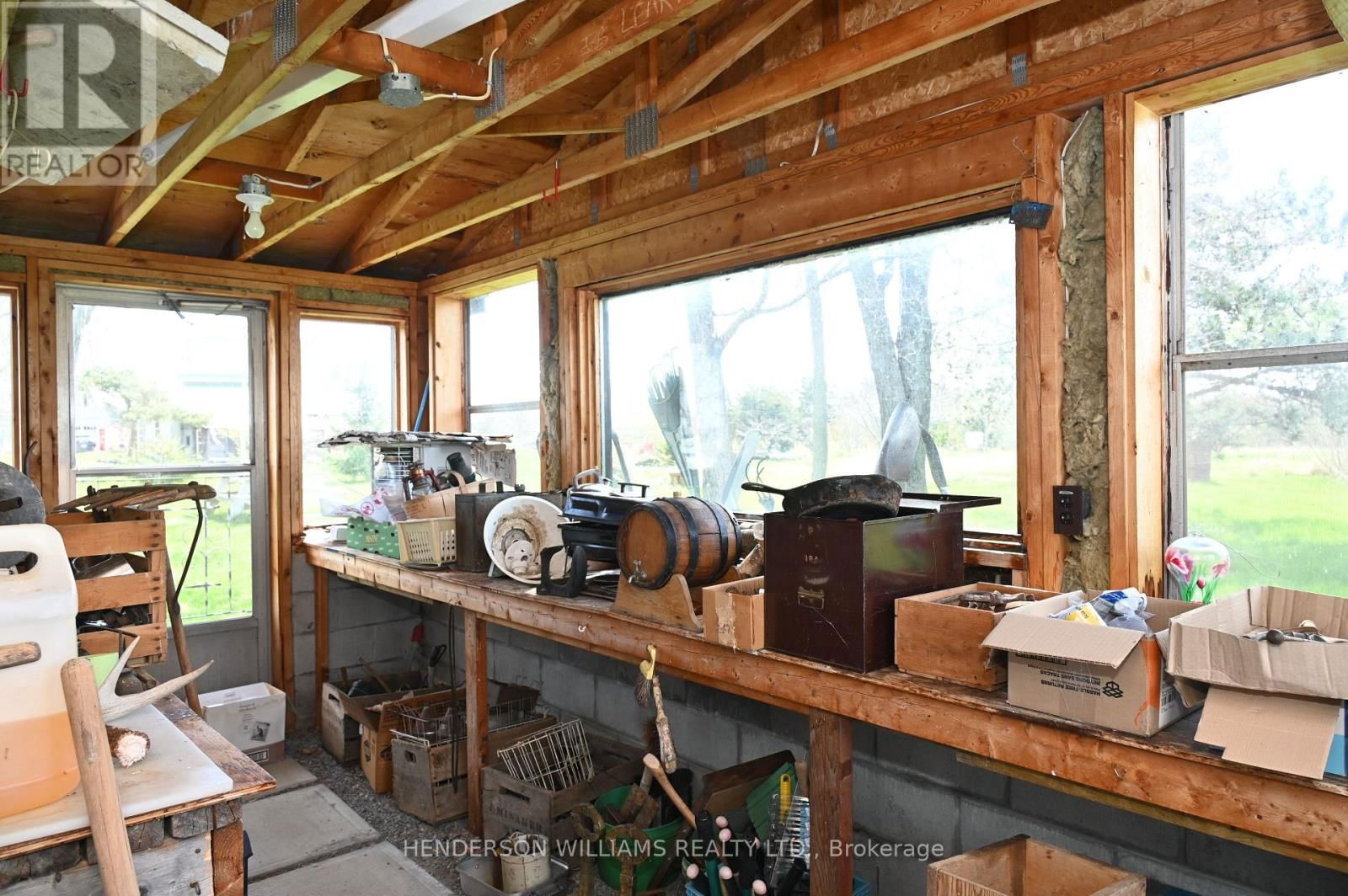 5036 LONG POINT ROAD EAST Image 22