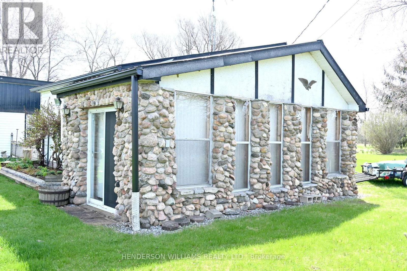 5036 LONG POINT ROAD EAST Image 25