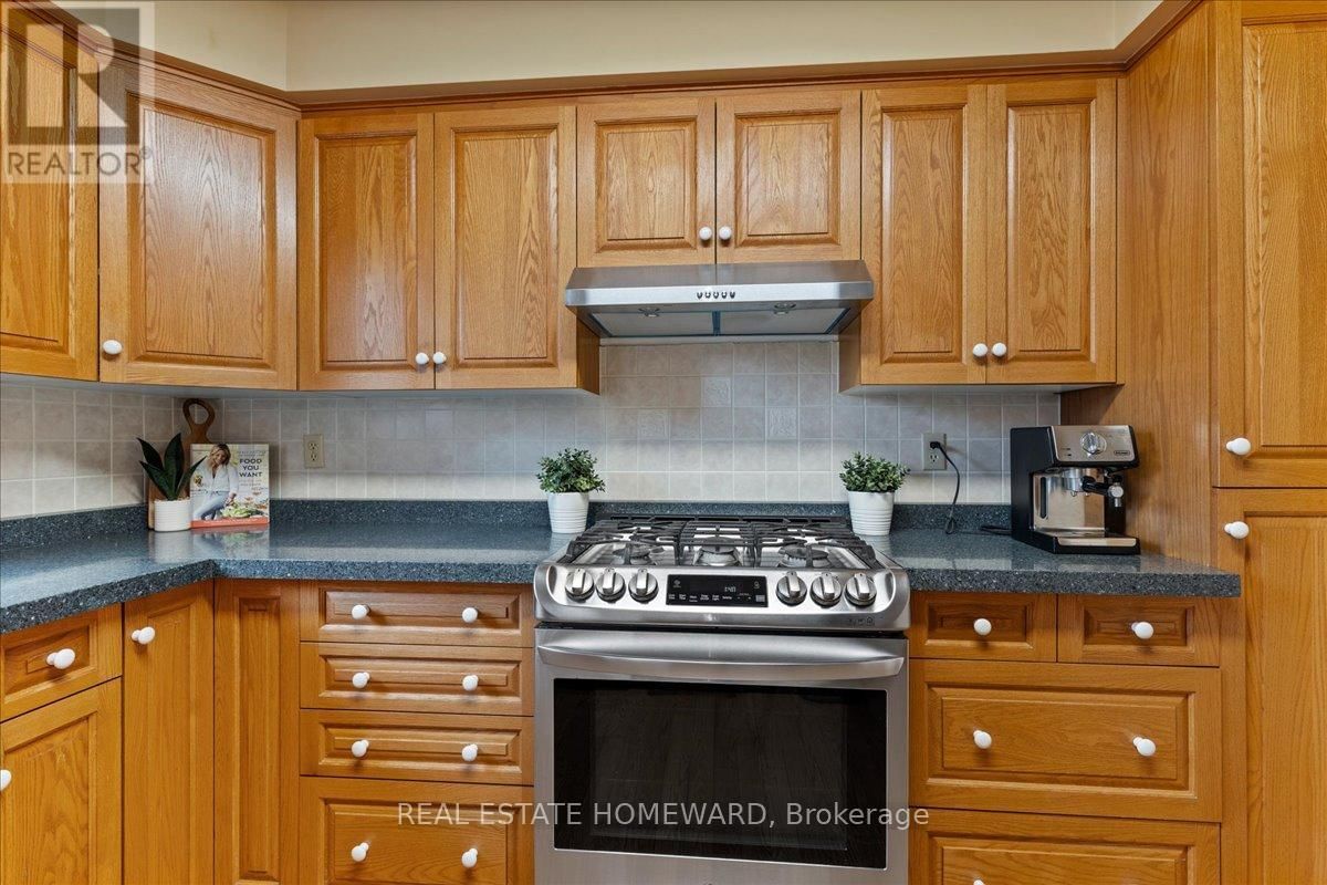 339 BUSHVIEW CRESCENT Image 12