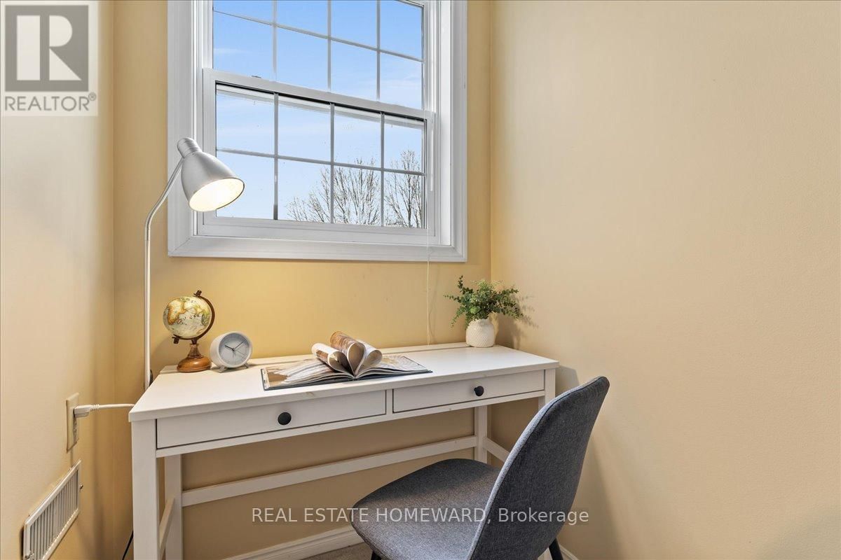 339 BUSHVIEW CRESCENT Image 22