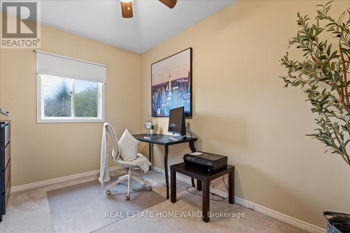 339 BUSHVIEW CRESCENT Image 26