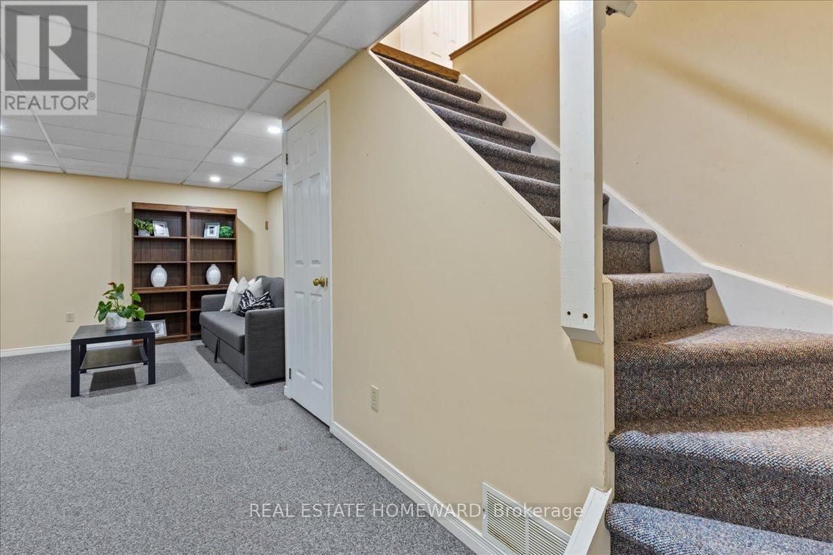 339 BUSHVIEW CRESCENT Image 28