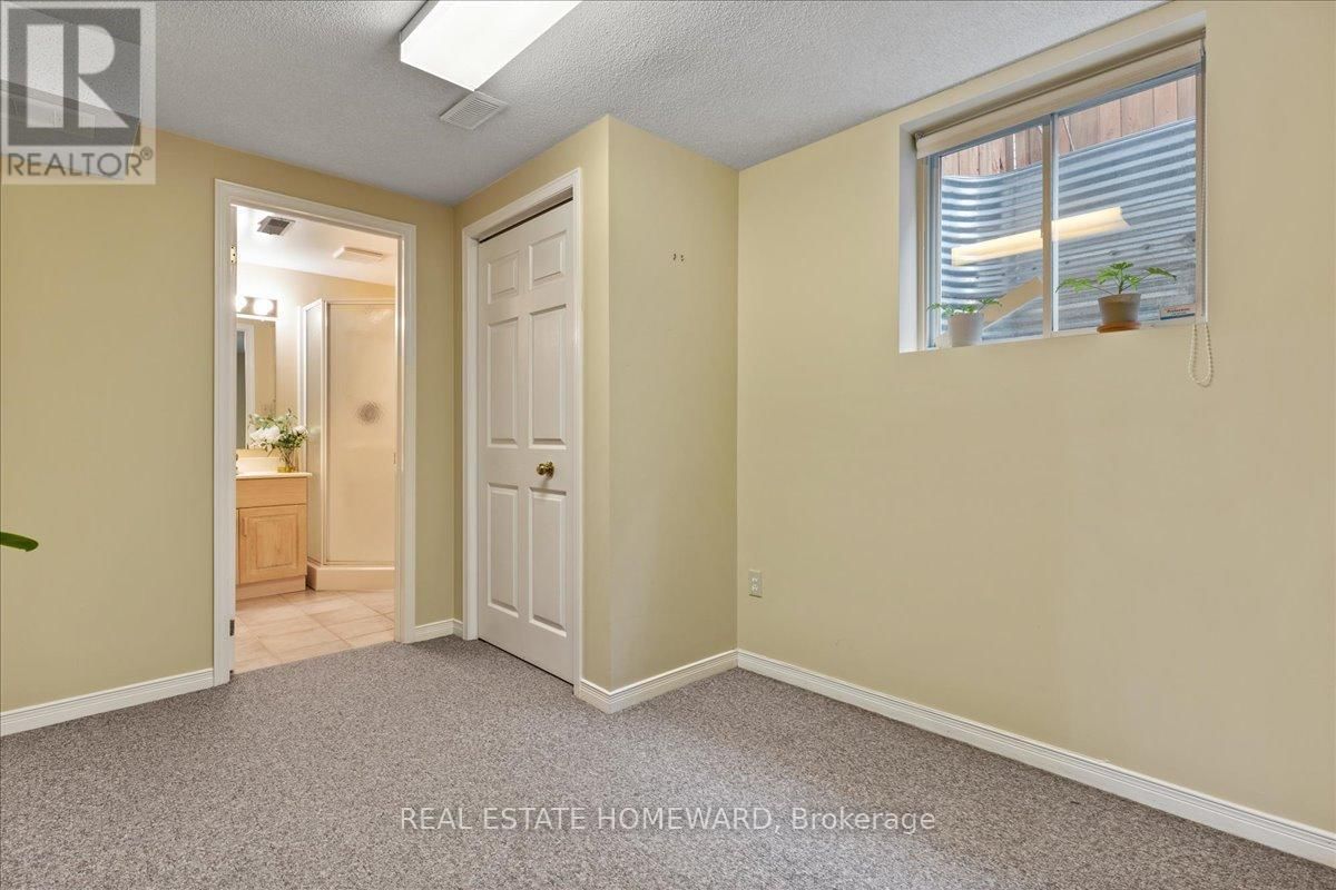 339 BUSHVIEW CRESCENT Image 31