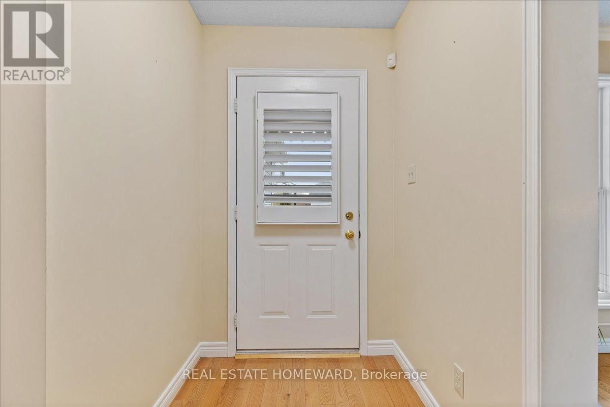 339 BUSHVIEW CRESCENT Image 4
