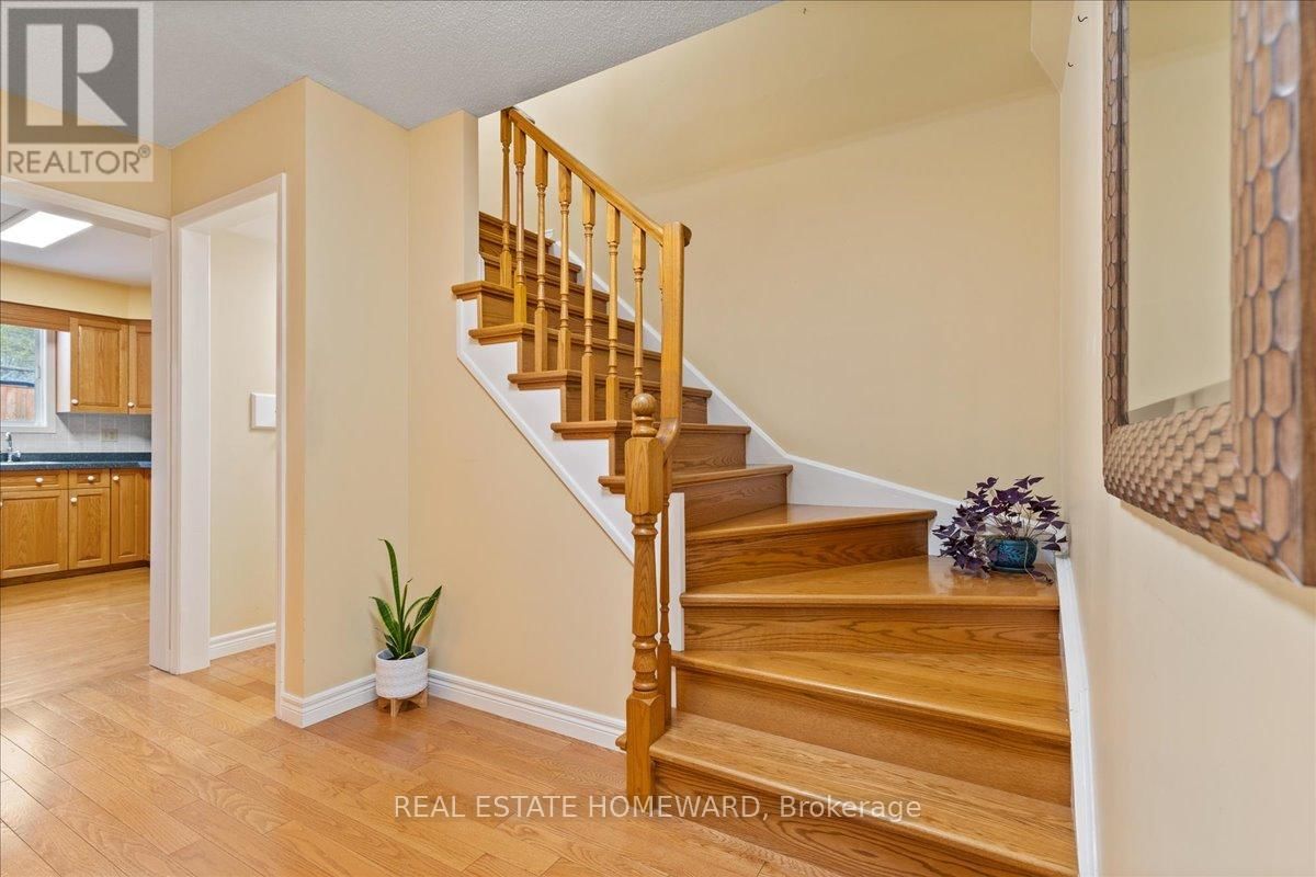 339 BUSHVIEW CRESCENT Image 8