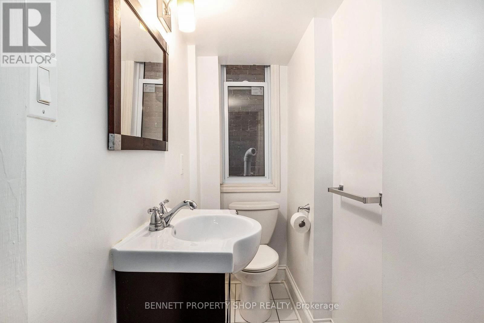 121 & 123 YORK STREET Image 27