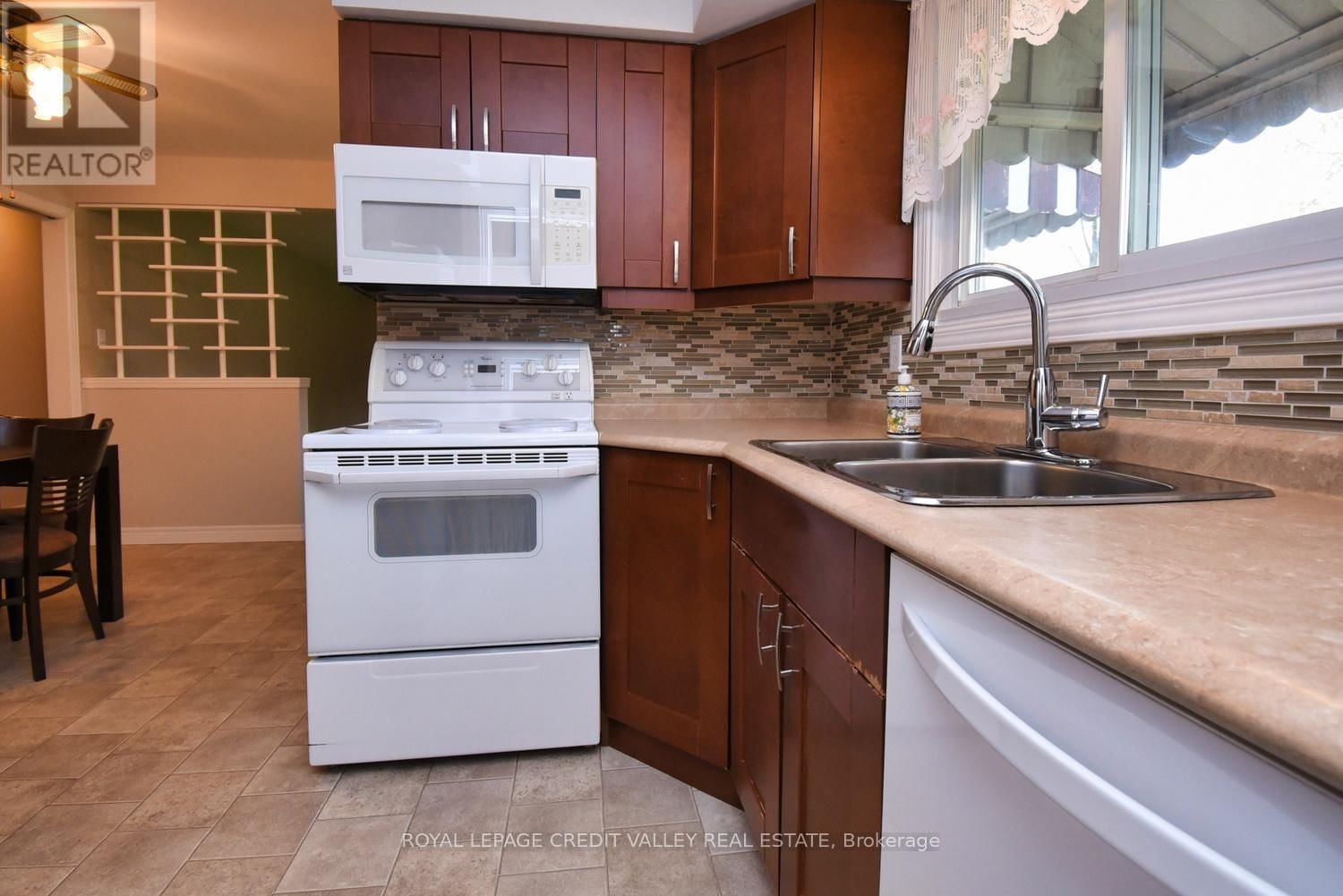 73 CHELTONWOOD AVENUE Image 12