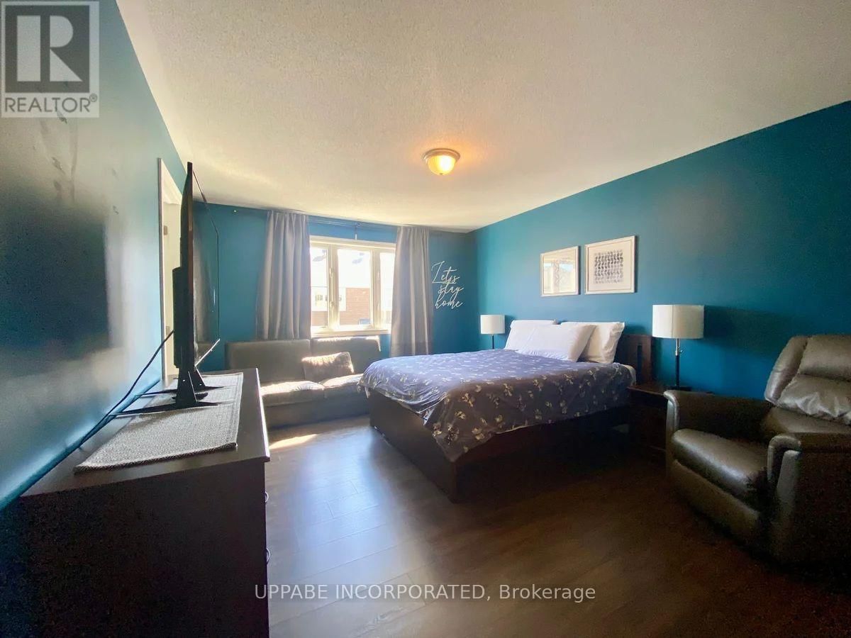 66 ESCALLONIA COURT Image 10