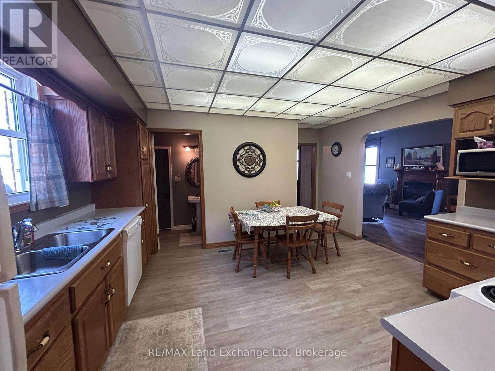 327 FRANCES STREET Image 12