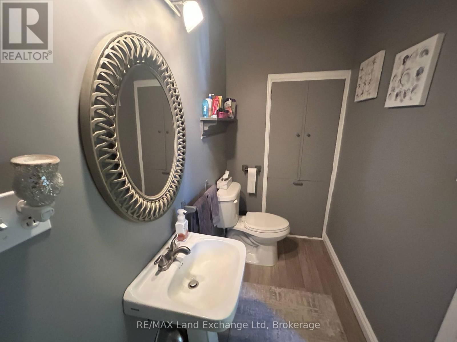 327 FRANCES STREET Image 15