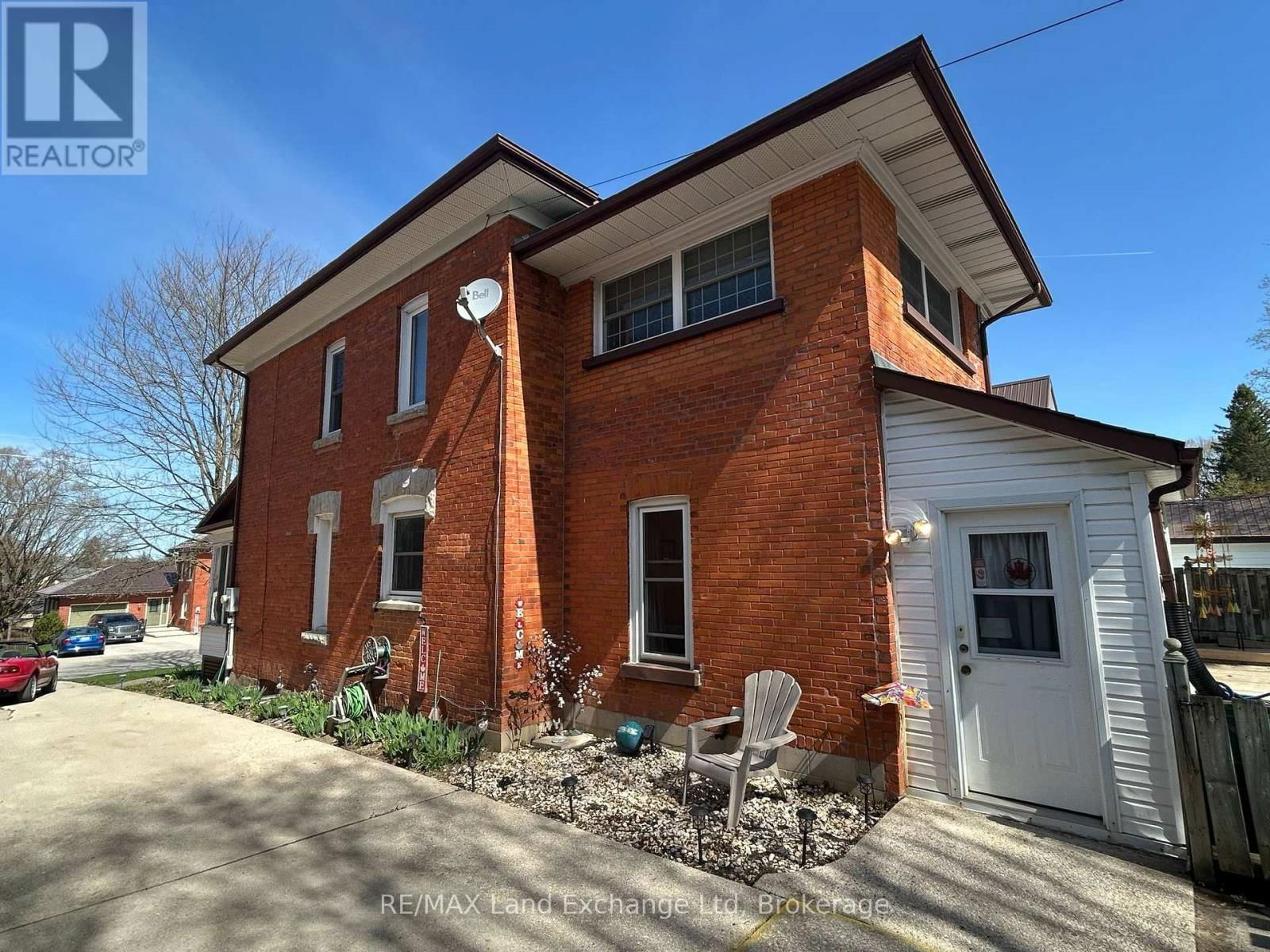 327 FRANCES STREET Image 26