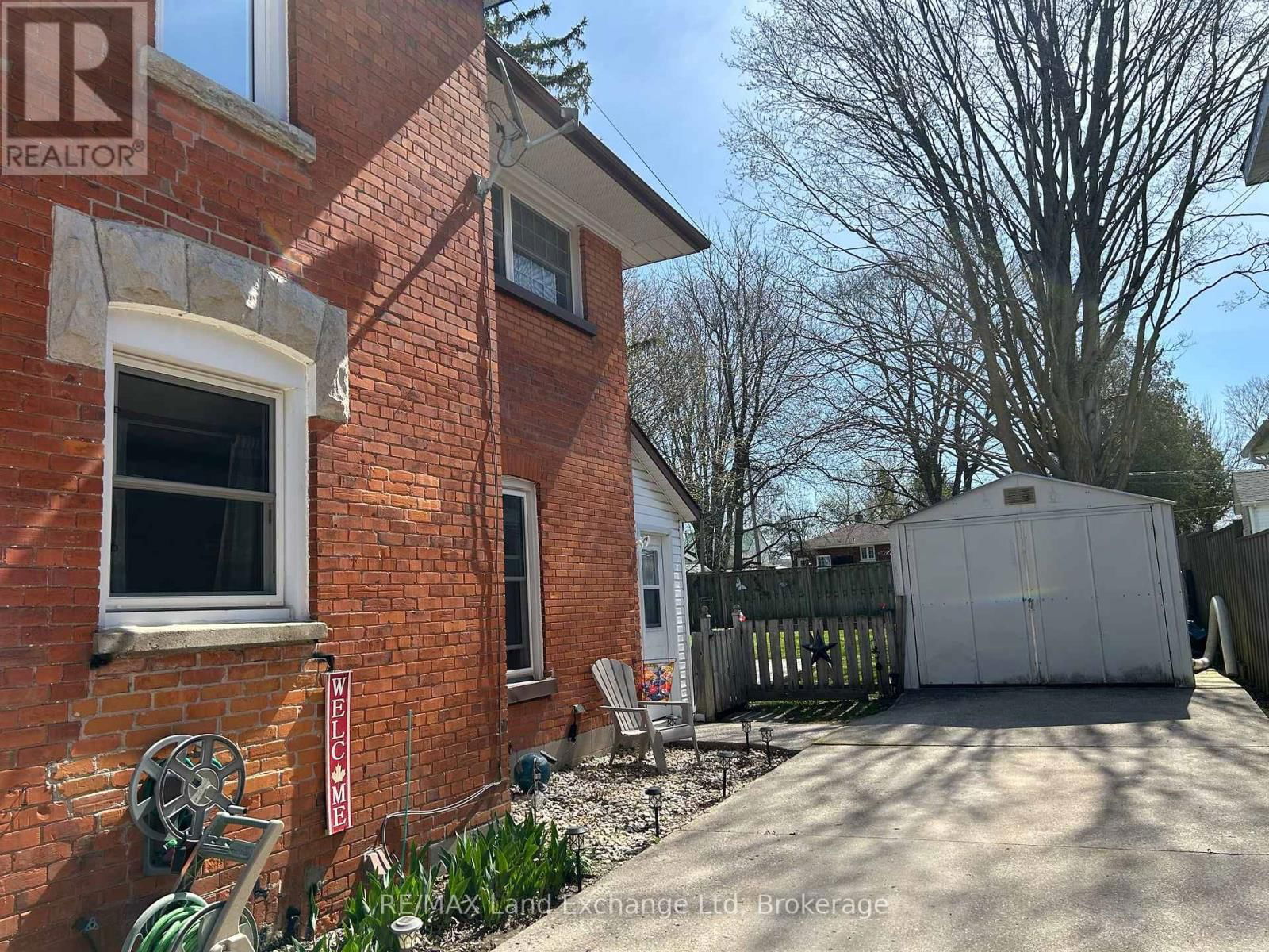 327 FRANCES STREET Image 27
