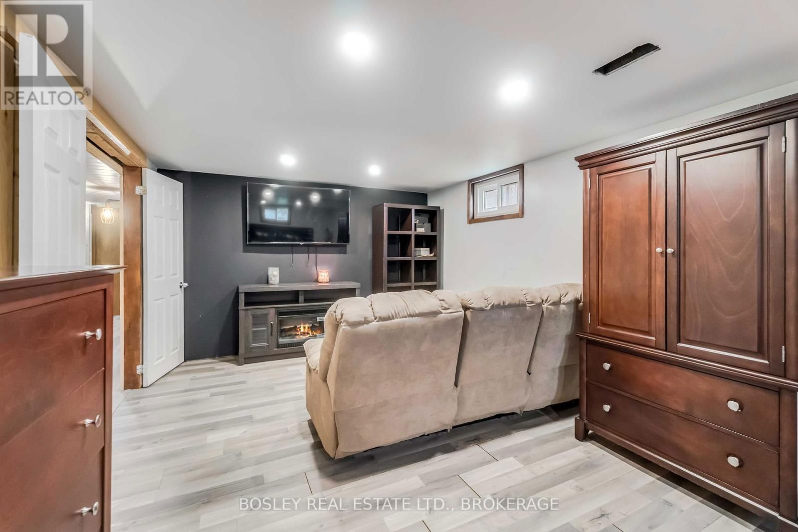 58 TED STREET Image 31