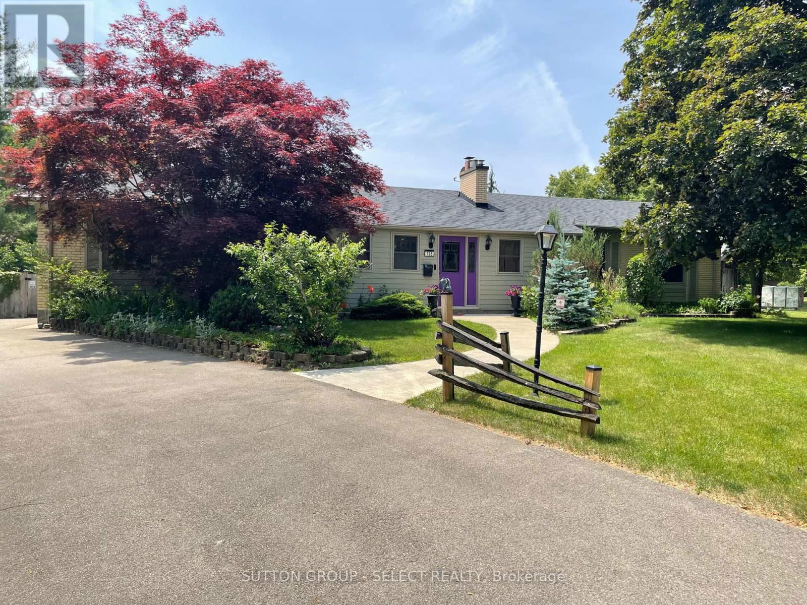 795 HEADLEY DRIVE Image 1