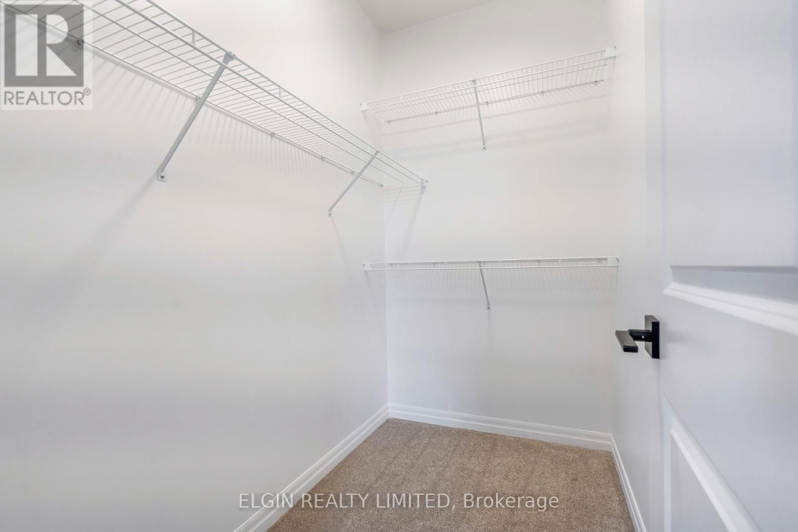 31 HEMLOCK CRESCENT Image 30