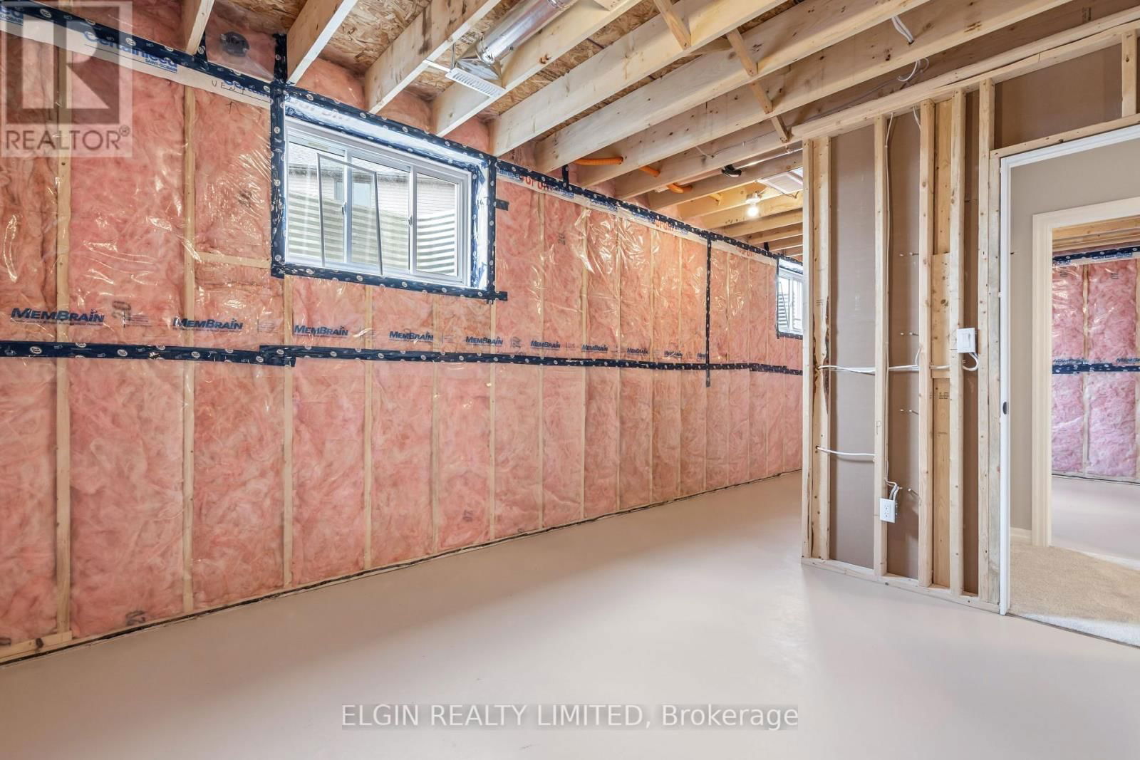 31 HEMLOCK CRESCENT Image 34