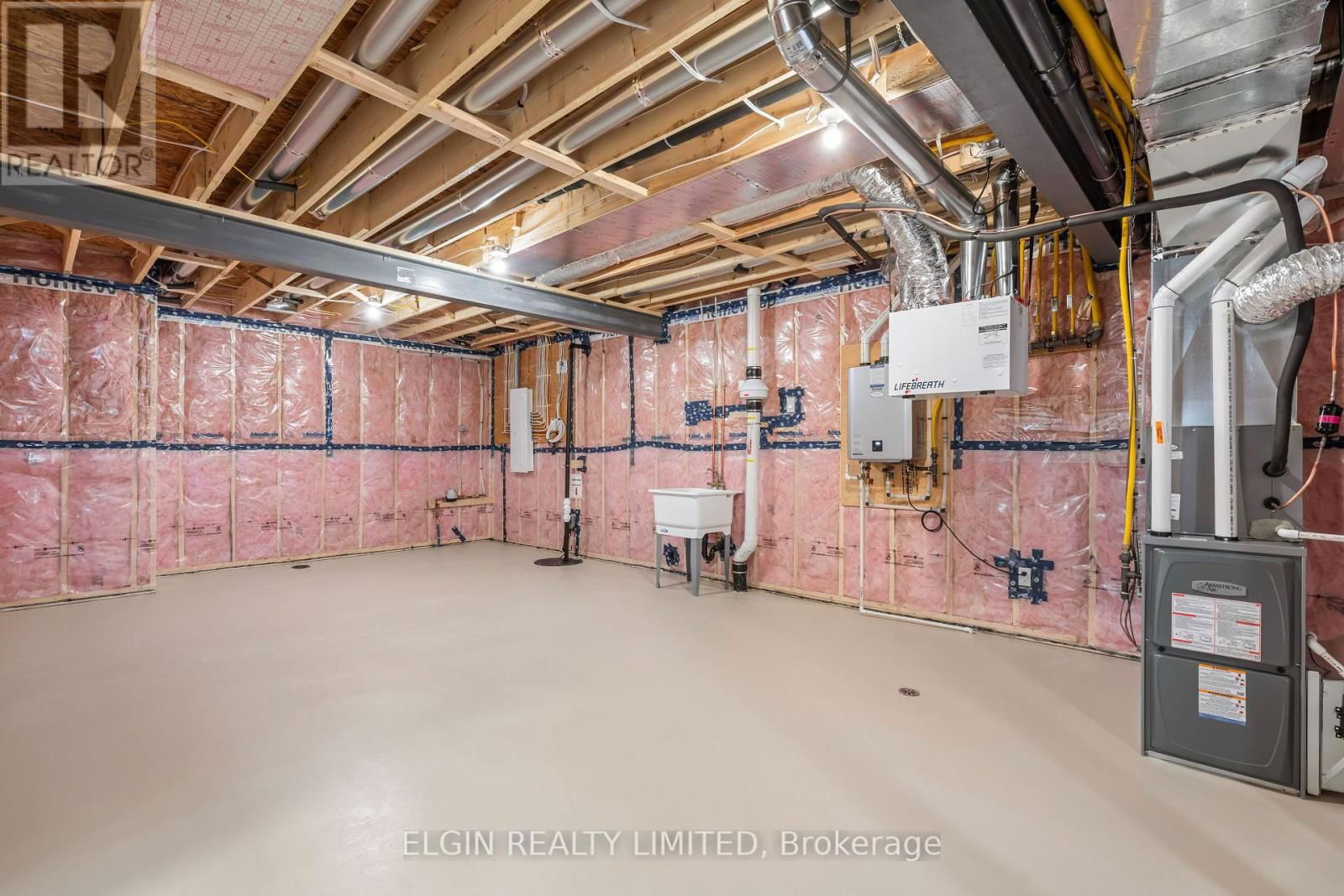 31 HEMLOCK CRESCENT Image 37