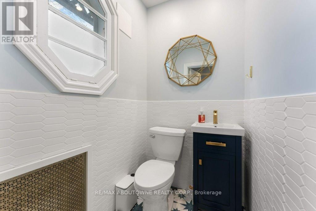1 COLLEGE STREET Image 14