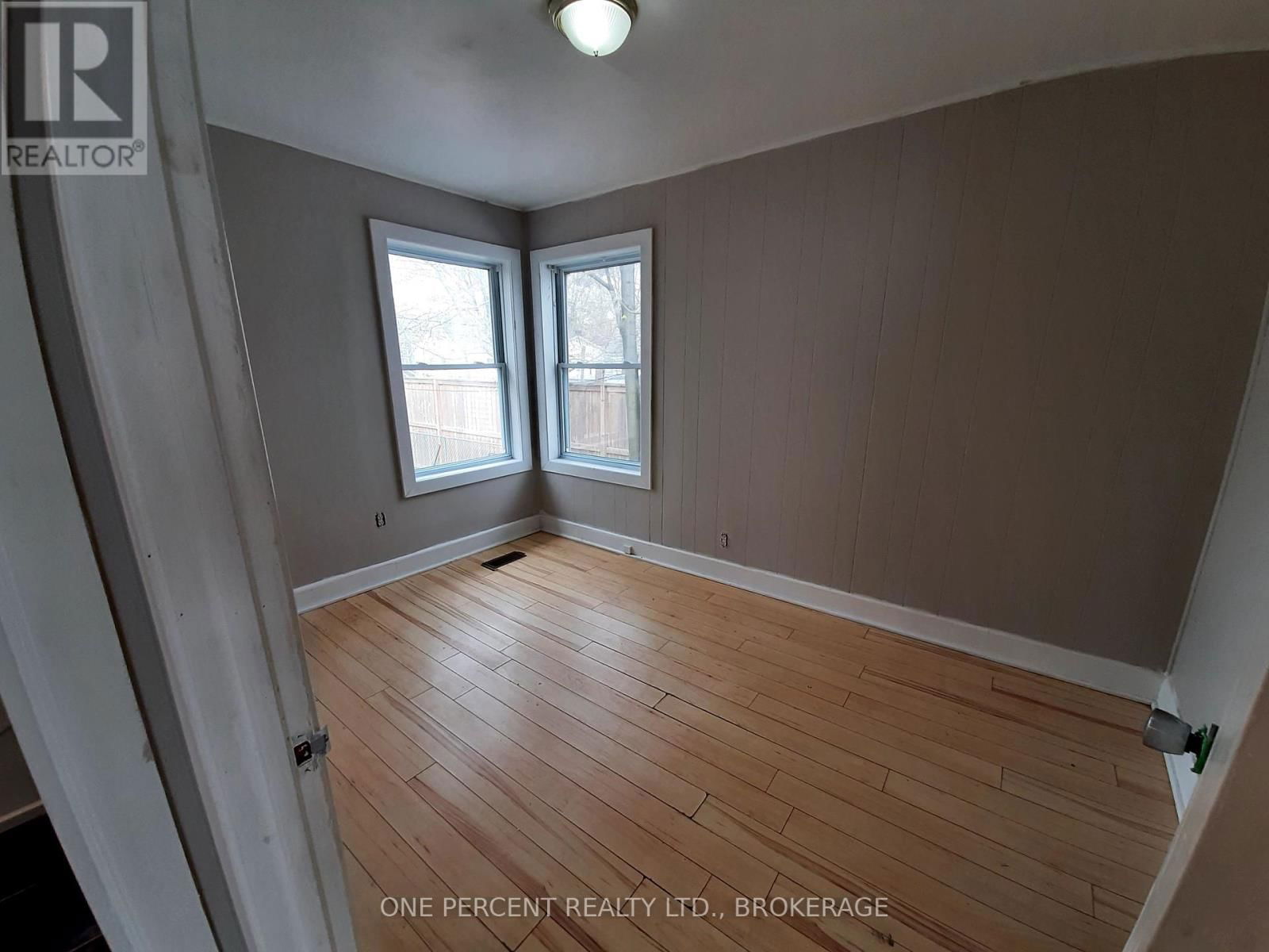 84 CARLETON STREET Image 10