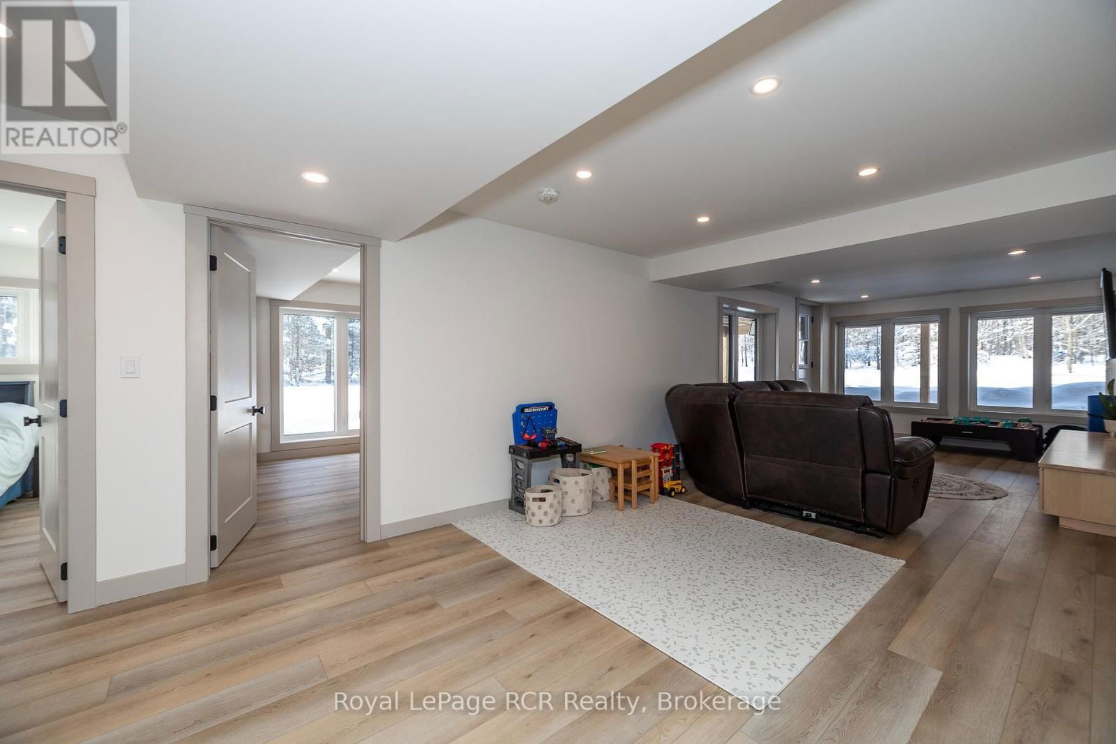 126 WEST STREET Image 32