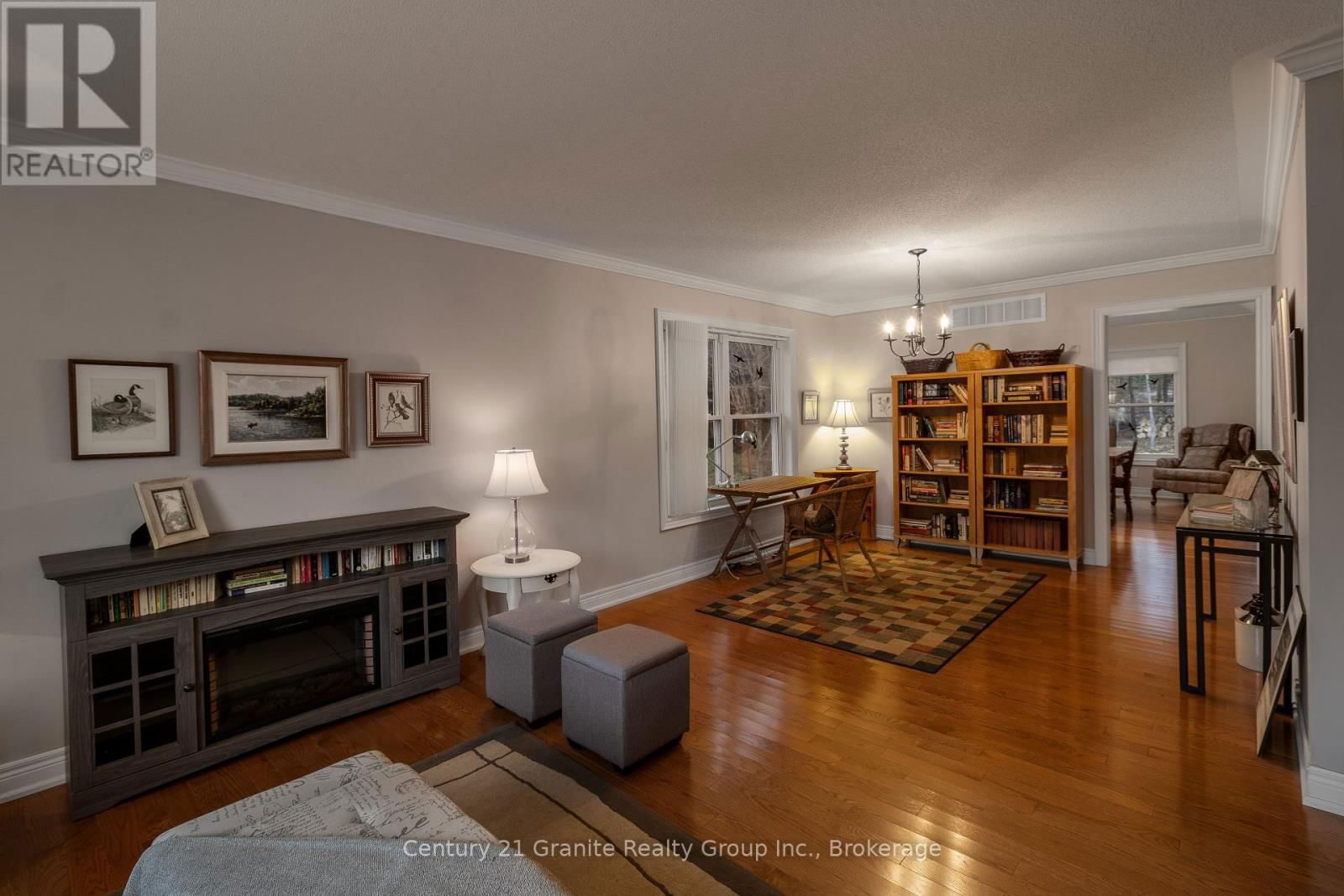 117 HALBIEM CRESCENT Image 14