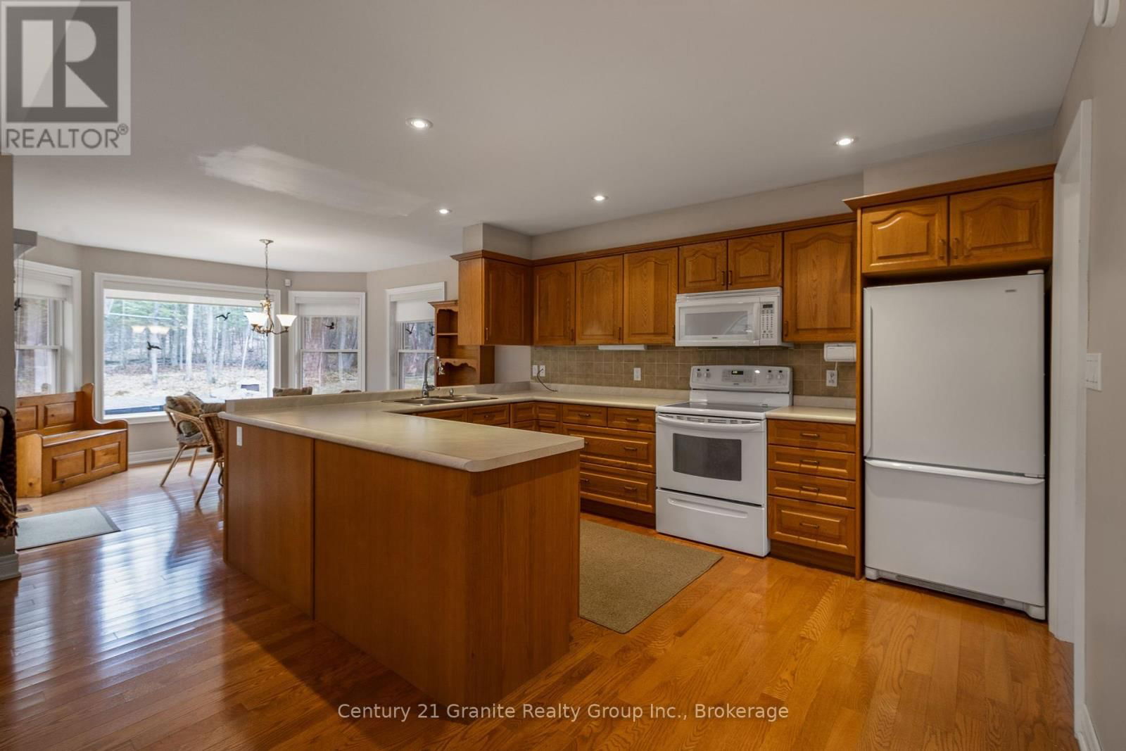 117 HALBIEM CRESCENT Image 18