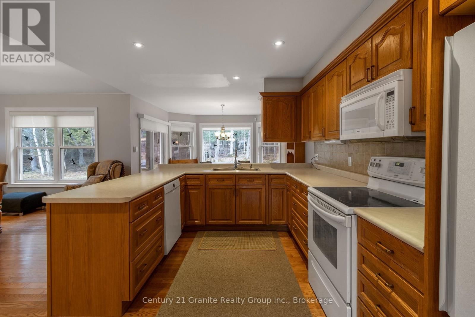 117 HALBIEM CRESCENT Image 19