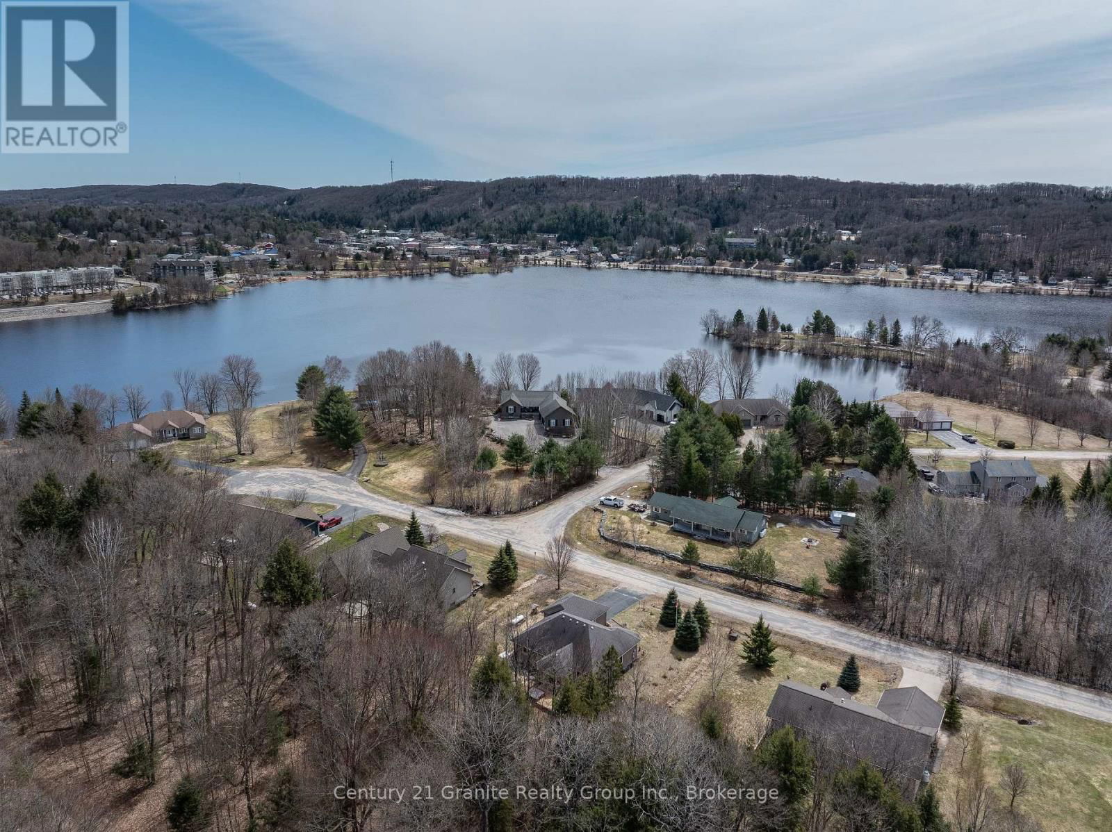 117 HALBIEM CRESCENT Image 2