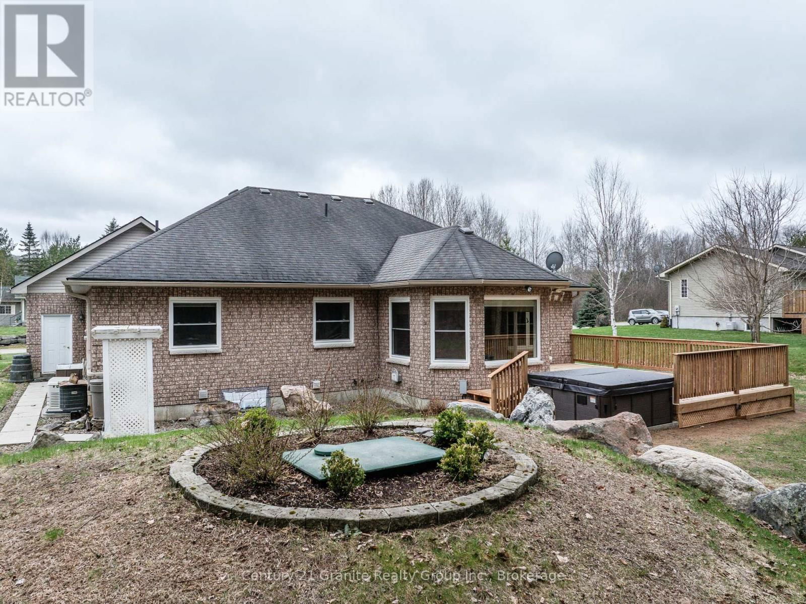 117 HALBIEM CRESCENT Image 24