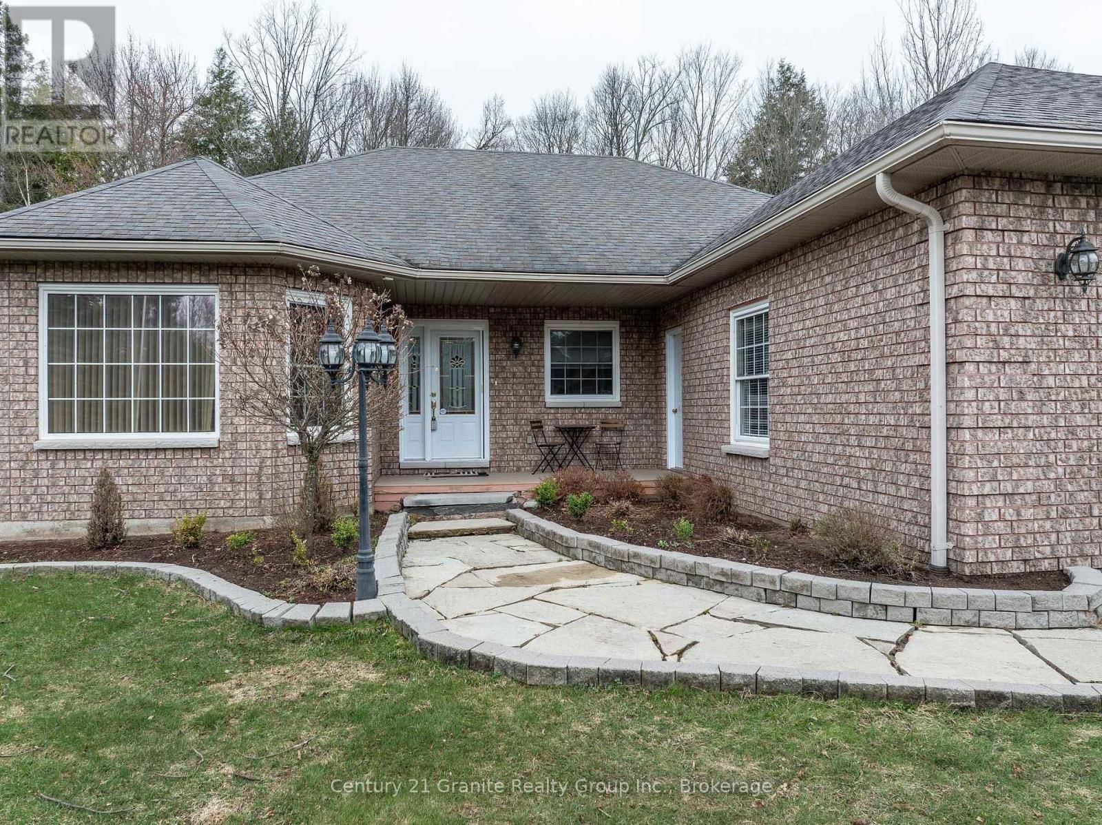 117 HALBIEM CRESCENT Image 3