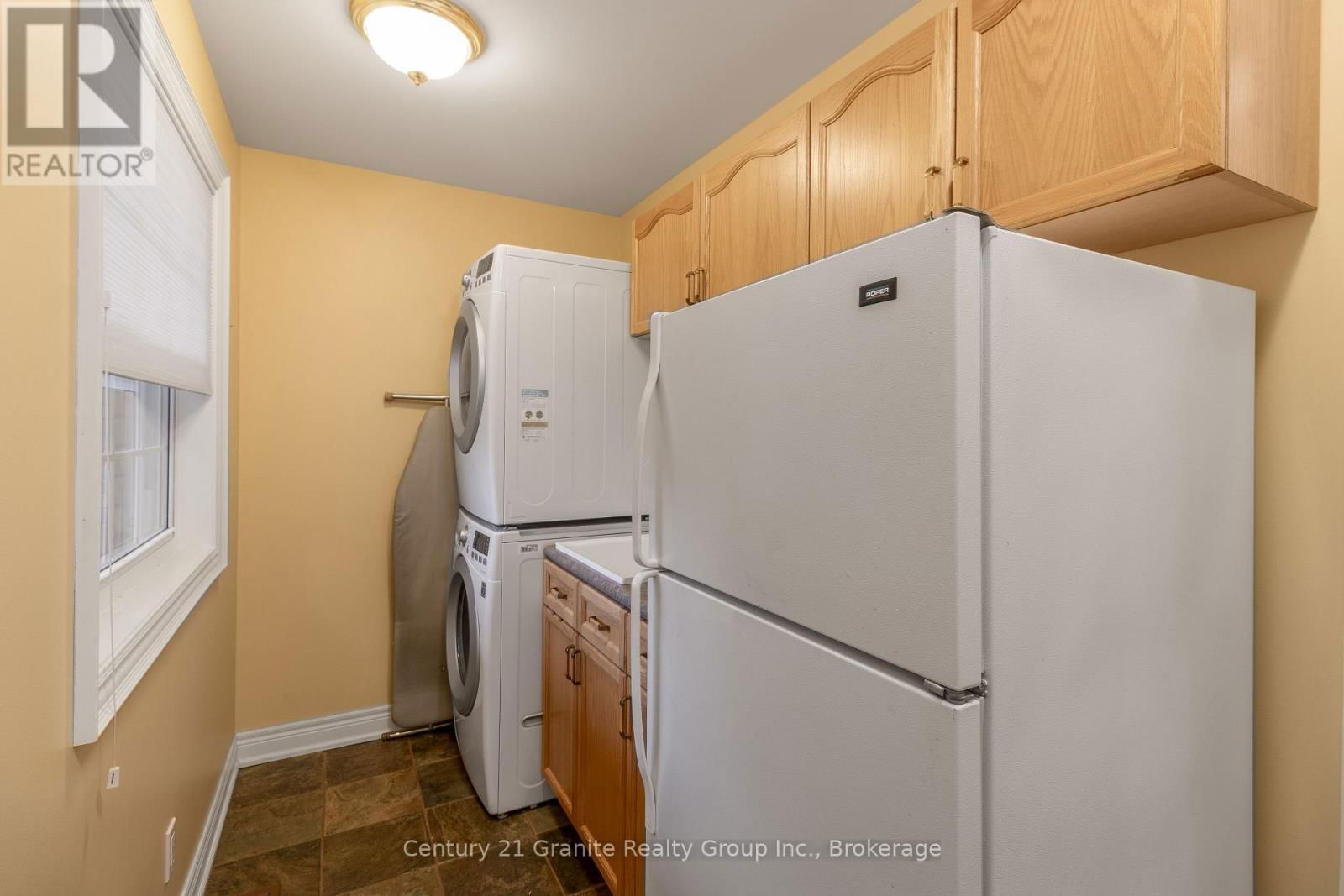 117 HALBIEM CRESCENT Image 35