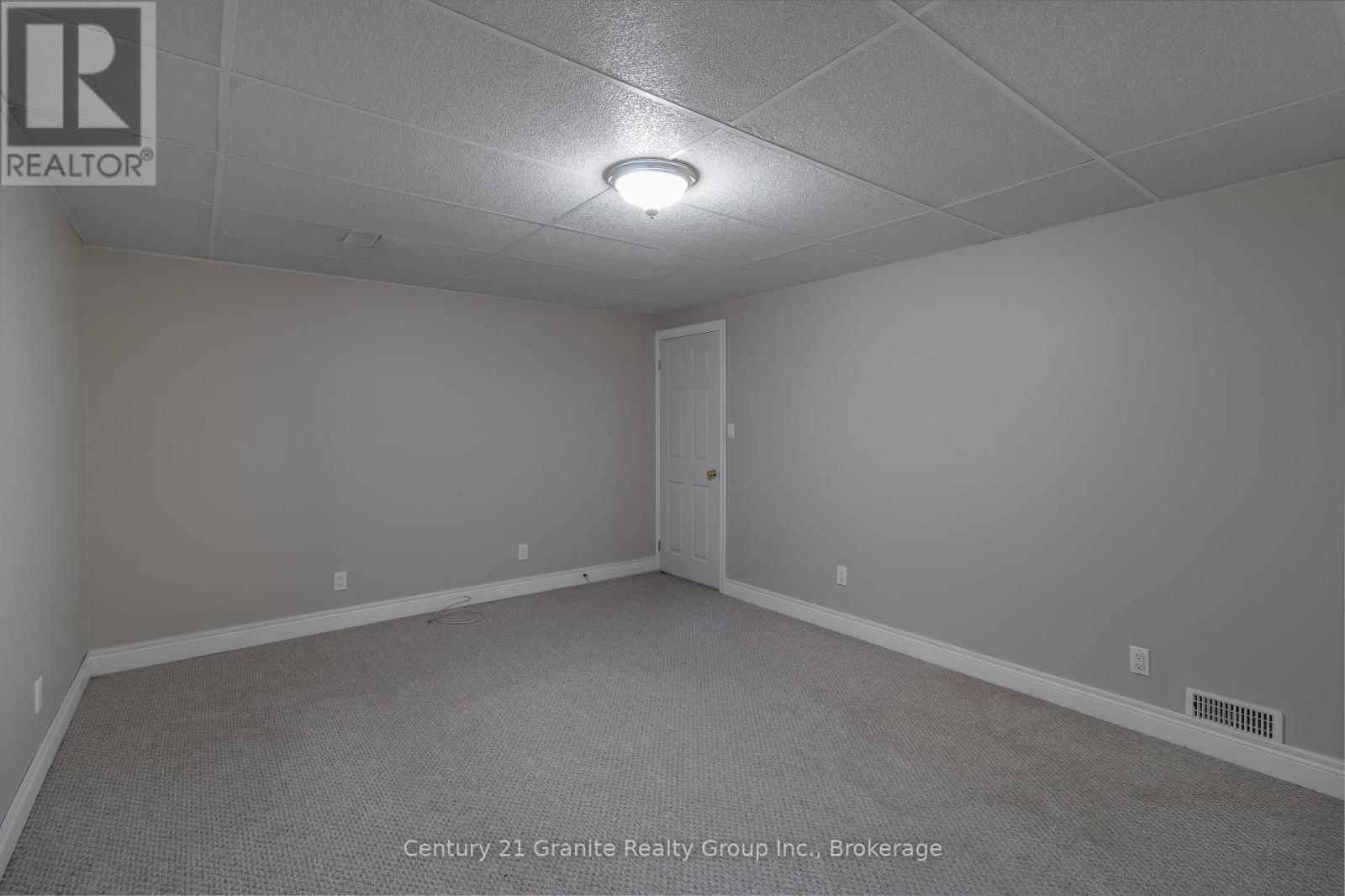 117 HALBIEM CRESCENT Image 39