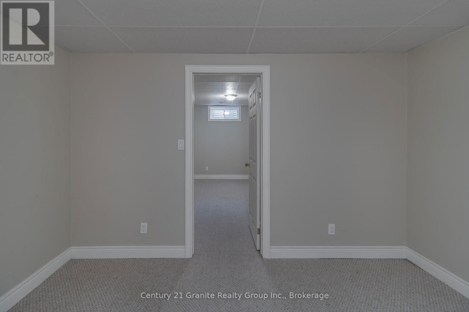 117 HALBIEM CRESCENT Image 40