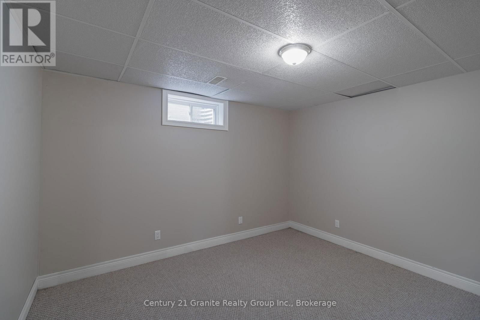 117 HALBIEM CRESCENT Image 42