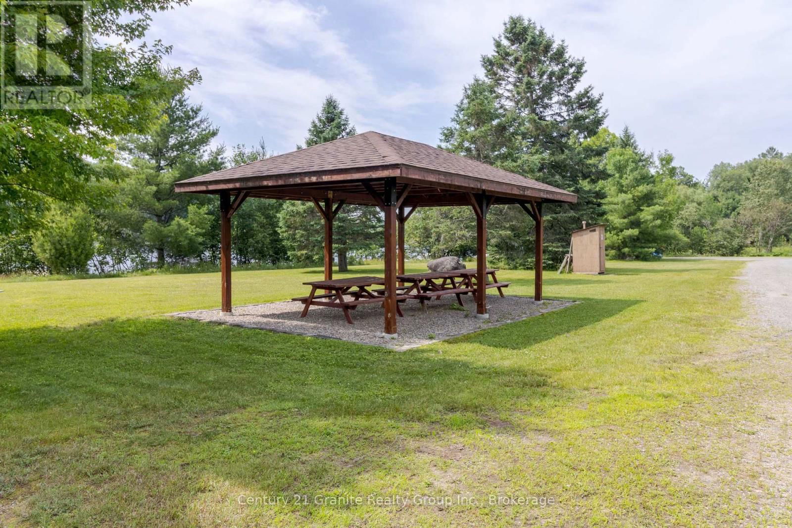 117 HALBIEM CRESCENT Image 46