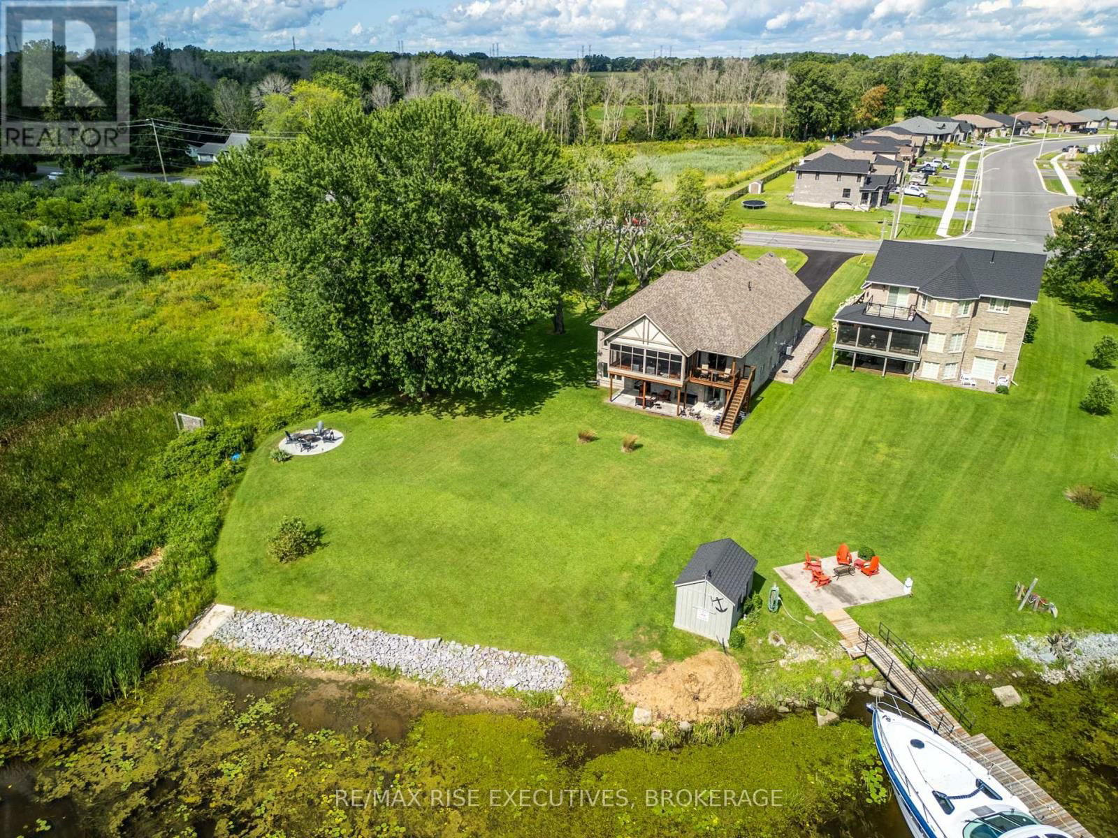 474 DUNDAS STREET Image 17