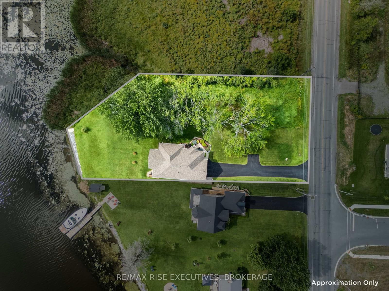 474 DUNDAS STREET Image 18