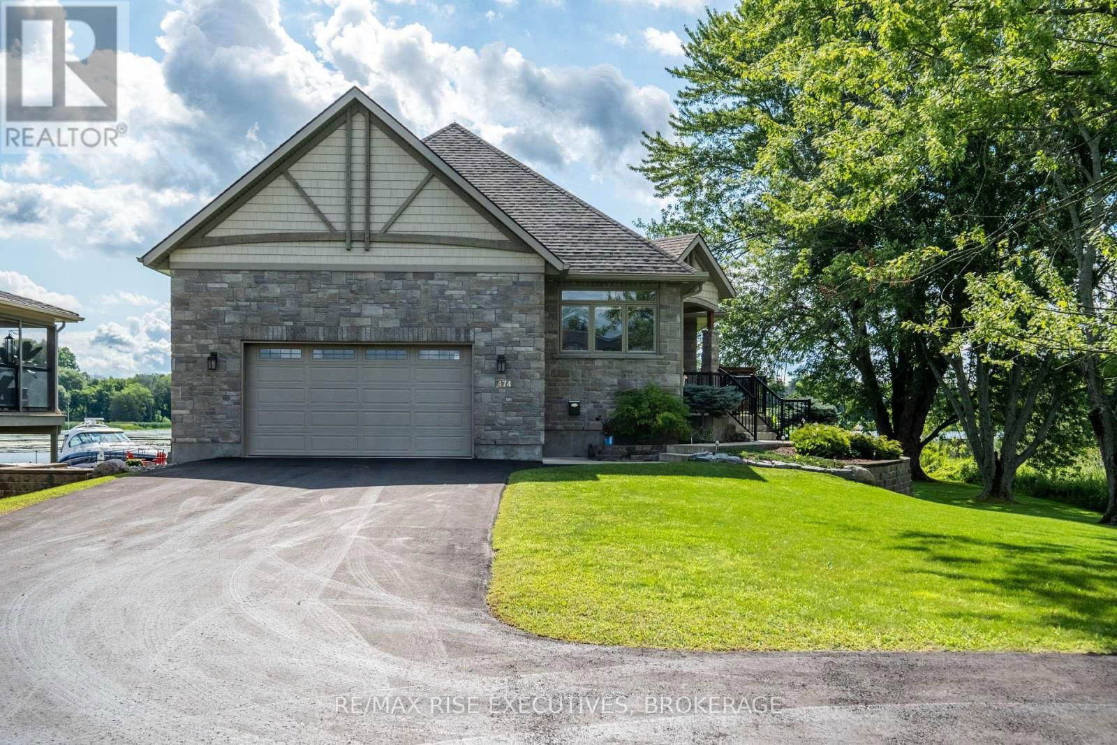 474 DUNDAS STREET Image 2