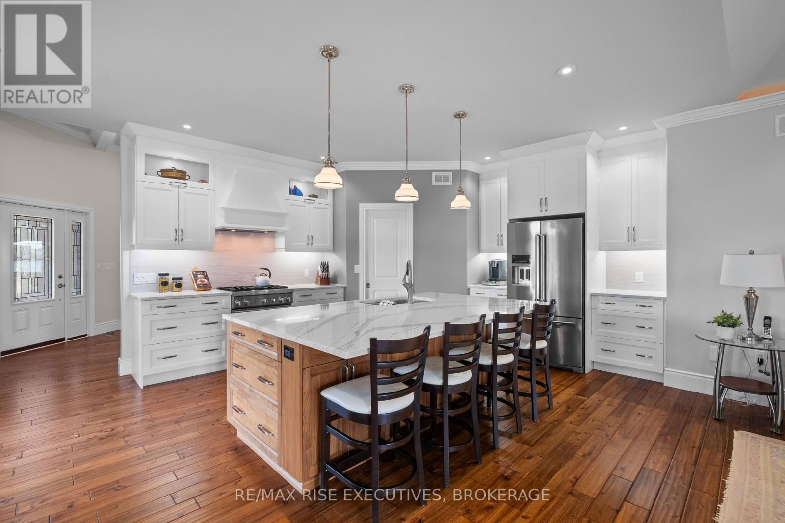 474 DUNDAS STREET Image 27
