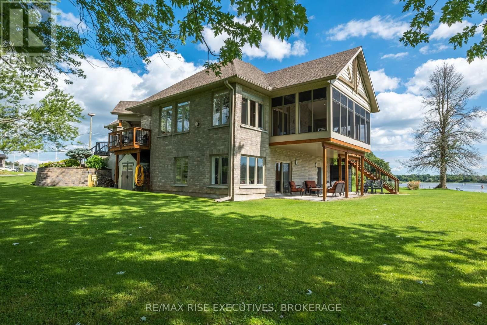 474 DUNDAS STREET Image 4