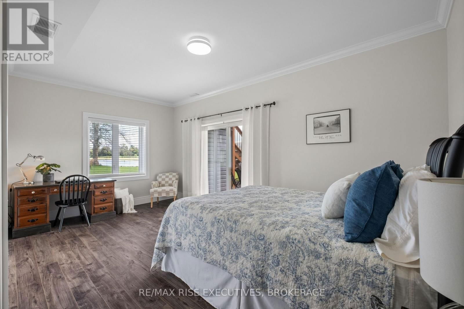 474 DUNDAS STREET Image 43