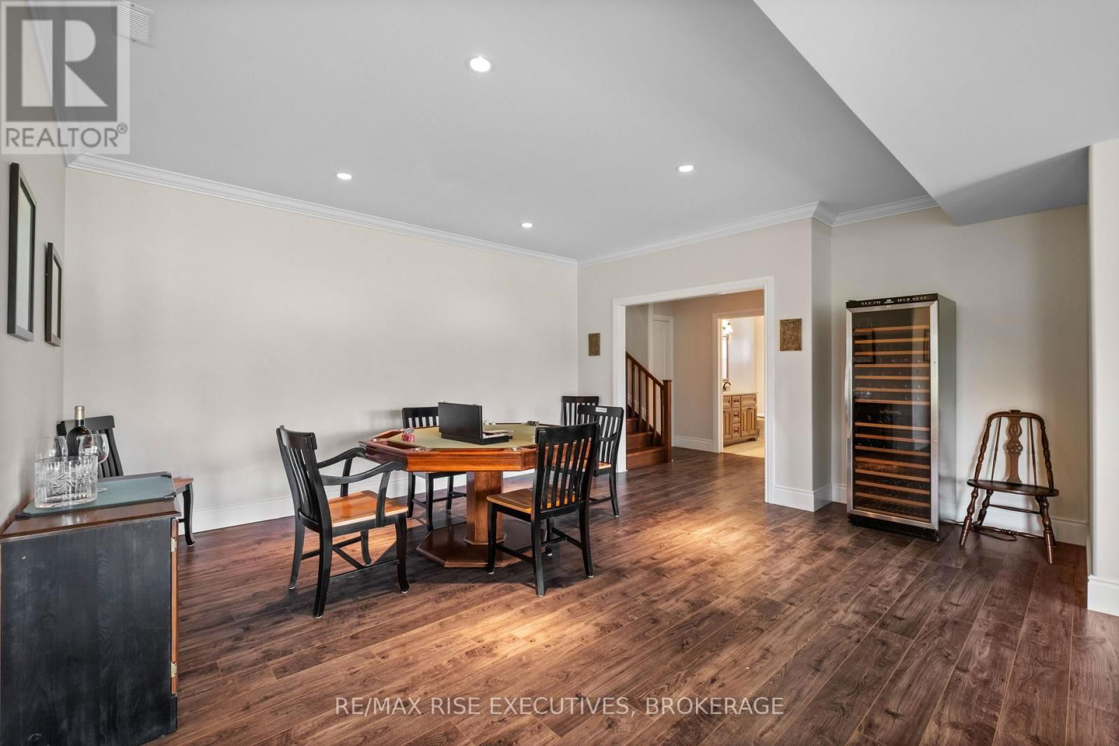 474 DUNDAS STREET Image 47